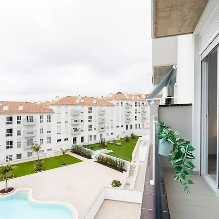 Home2book Relaxing Poolside Escape, Apartment