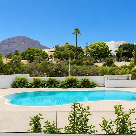 Home2book Relaxing Poolside Escape, Apartamento *